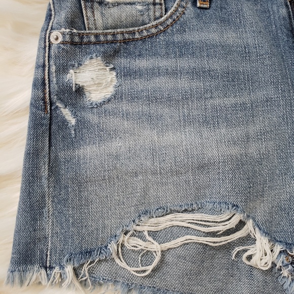 GAP distressed shorts - Picture 2 of 4